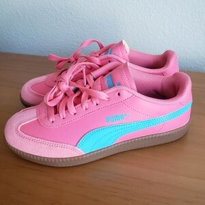 NEW Puma Womens Bright Pink & Blue Sneakers Size 6.5 Retro Athletic